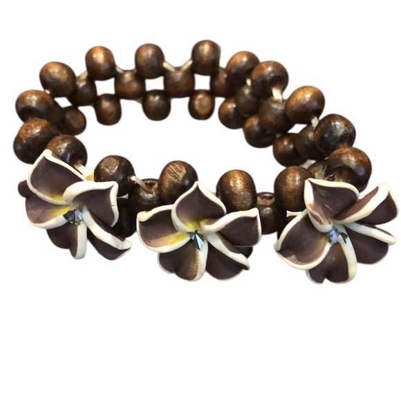 Hand Crafted Jewelry - Brown and Cream Floral Beaded Hawaiian Plumeria Stretch Bracelet